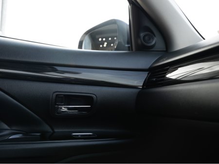 2016 Mitsubishi Outlander - thumbnail 19