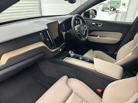 2026 Volvo XC60 - thumbnail 2