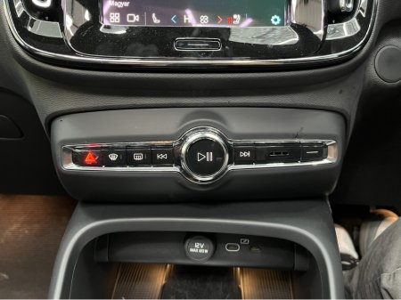 2023 Volvo XC40 - thumbnail 22