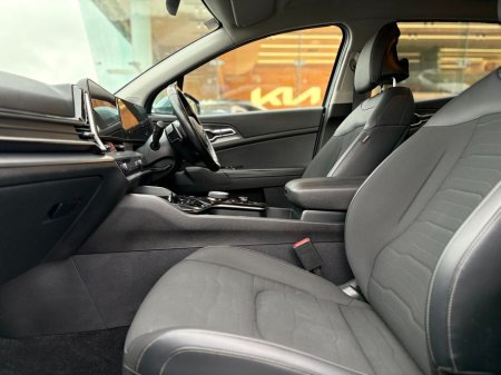 2023 Kia Sportage 1.6 K3 Plug in hybrid €35,995 thumbnail