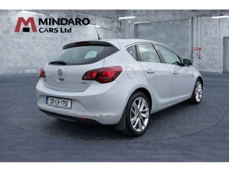 2013 Opel Astra - thumbnail 2