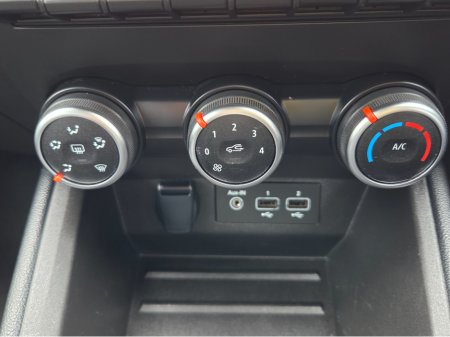 2023 Renault Clio - thumbnail 19