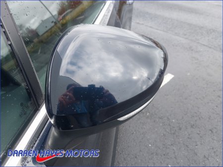 2021 Volkswagen Touareg - thumbnail 21