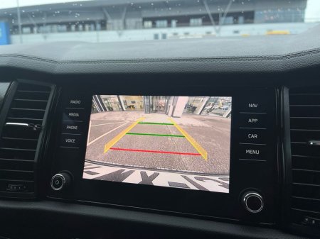 2024 Skoda Kodiaq 2.0 TDI 150HP DSG SportLine 7 Seat €53,750 thumbnail