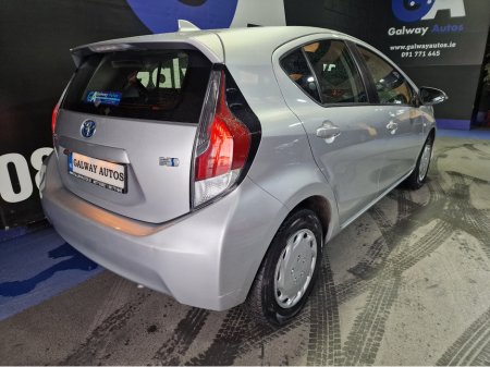 2016 Toyota Aqua - thumbnail 9