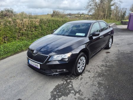 2017 Skoda Superb - thumbnail 1
