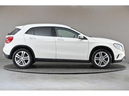 2016 Mercedes-Benz GLA Class GLA 180 *POWERED TAILGATE*HALF LEATHER*REVERSE CAM*PARK SENSORS* €18,690 thumbnail