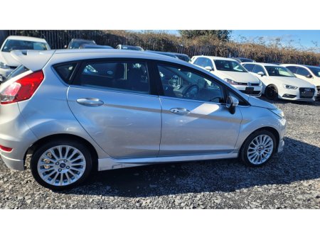 2016 Ford Fiesta - thumbnail 7