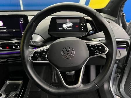 2023 Volkswagen ID.4 PURE LIFE 52KWH // PARKING SENSORS // AMBIENT LIGHTING // HEATED STEERING WHEEL €23,900