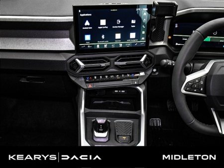 2025 Dacia Bigster Journey HEV 155 €37,290 thumbnail