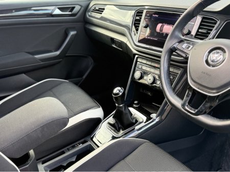 2020 Volkswagen T-Roc SPORT 2.0 TDI MANUAL 6SPEED FWD 150HP 5DR €24,950 thumbnail