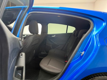 2021 Ford Focus - thumbnail 15