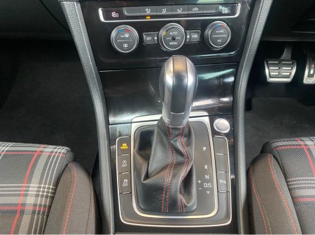 2018 Volkswagen Golf - thumbnail 16