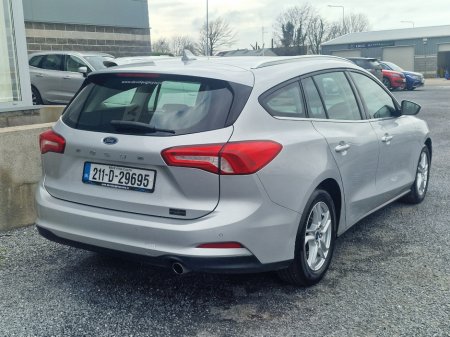 2021 Ford Focus - thumbnail 3