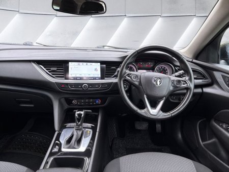 2017 Vauxhall Insignia 1.6 Design NAV Turbo D 5DR Auto €10,495 thumbnail