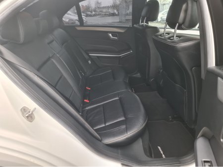 2015 Mercedes-Benz E Class E220 BLUETEC AMG NIGHT ED 4DR AUTO €12,950 thumbnail