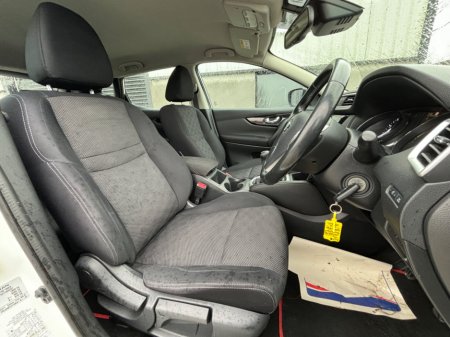 2014 Nissan Qashqai 1.2 PET SV €7,995 thumbnail