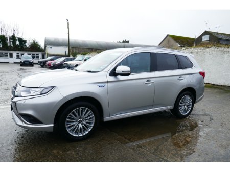 2020 Mitsubishi Outlander 2.4 DYNAMICS PHEV 221 €23,500 thumbnail