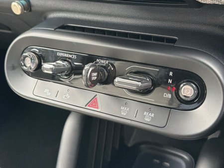 2025 MINI Hatch Cooper SE €32,950 thumbnail