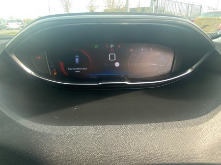 2019 Peugeot 3008 - thumbnail 18