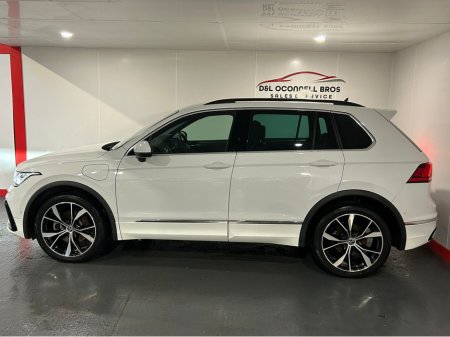 2023 Volkswagen Tiguan R-LINE 1.4 TSI PHEV S- DSG €38,950 thumbnail