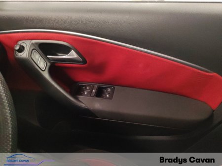 2017 Volkswagen Polo T-Cross thumbnail