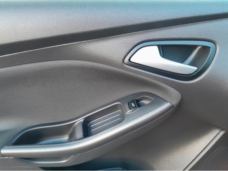 2015 Ford Focus STYLE 1.6 TDCI 95PS 5DR 4DR €8,750 thumbnail