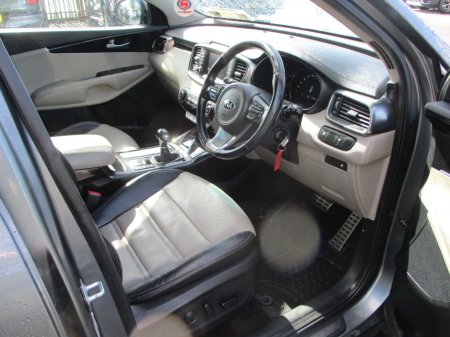 2017 Kia Sorento - thumbnail 16