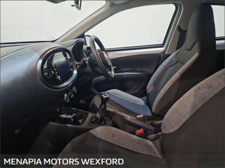 2023 Toyota Aygo X - thumbnail 5