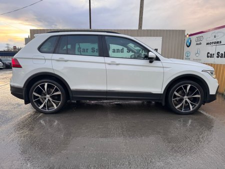 2021 Volkswagen Tiguan LIFE 2.0 TDI MANUAL 6SPEED FWD 122BHP 5 5DR €26,800 thumbnail