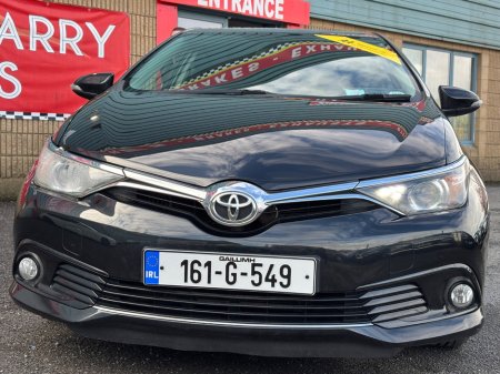 2016 Toyota Auris - view 3