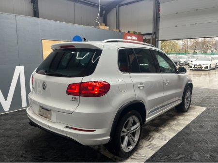 2014 Volkswagen Tiguan - thumbnail 2