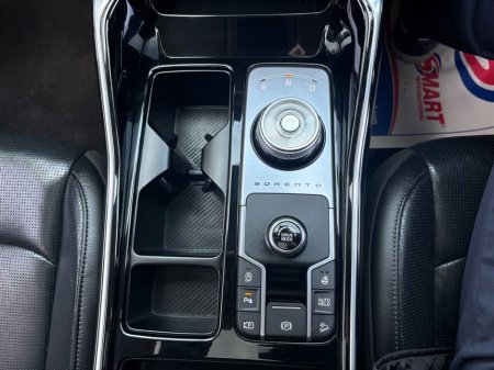 2025 Kia Sorento - thumbnail 4