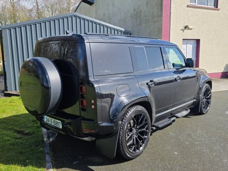 2024 Land Rover Defender - thumbnail 2