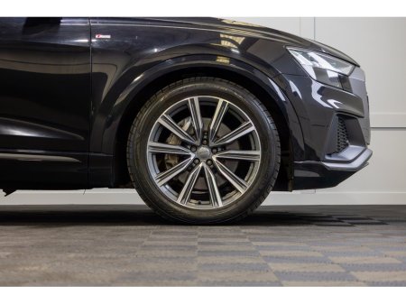 2019 Audi Q8 - thumbnail 7