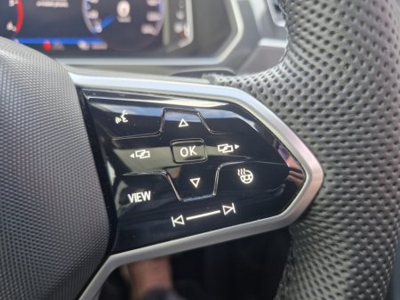 2022 Volkswagen Tiguan R-LINE 2.0 TDI D7F 150HP 5DR AU €41,950 thumbnail