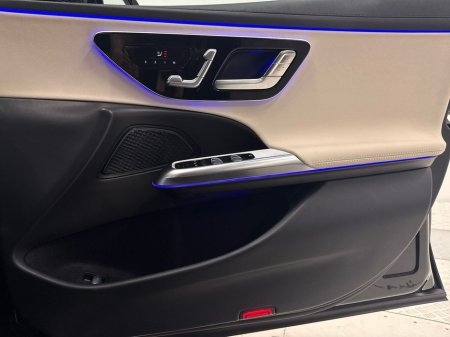 2025 Mercedes-Benz E Class E 300 e AMG Line Plus thumbnail