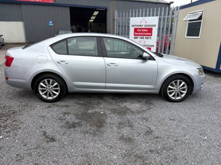 2016 Skoda Octavia COMBI AMBITION 1.6TDI 110HP DSG €10,950 thumbnail