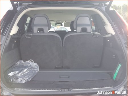 2025 Volvo XC90 T8 455bhp AWD PHEV Core €79,900 thumbnail