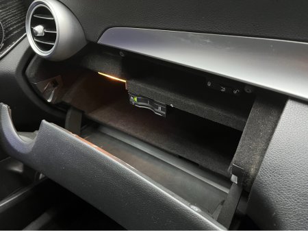 2018 Mercedes-Benz C Class €24950! 2018 MERCEDES-BENZ C220D AVANTGARDE AMG LINE 2.0 AUTOMATIC / CRUISE CONTROL / REVERSE CAMERA / ELECTRIC MEMRY & HEATED SEATS / PADDLE SHIFTERS / AMBIENT LIGHTS €24,950 thumbnail