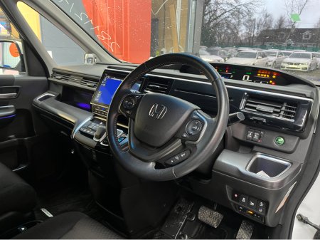 2019 Honda Stepwagon - thumbnail 11