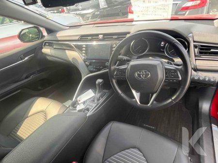 2018 Toyota Camry WS PACKAGE - HYBRID - FACTORY ALLOYS - CRUISE CONTROL - REVERSE CAMERA €18,950 thumbnail