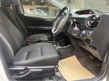 2016 Toyota Aqua - thumbnail 8