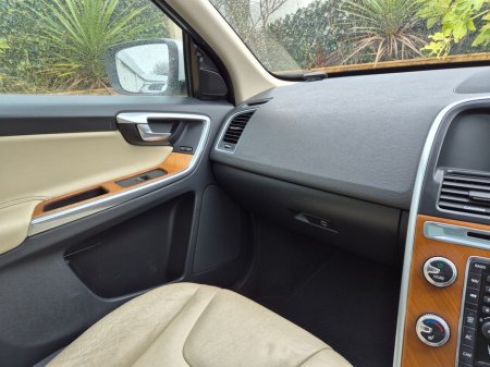 2017 Volvo XC60 - thumbnail 27