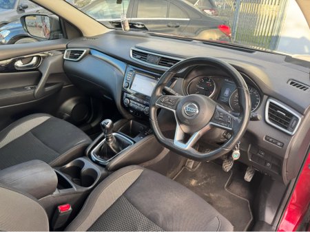 2018 Nissan Qashqai 1.6 SV 18 4DR pan roof €15,950 thumbnail