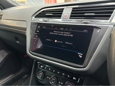 2017 Volkswagen Tiguan - thumbnail 8