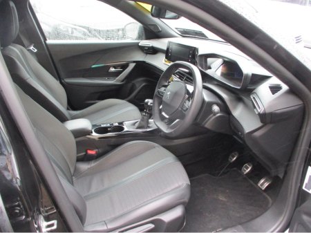 2023 Peugeot 2008 - thumbnail 9