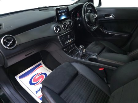 2017 Mercedes-Benz CLA Class  €20,950 thumbnail