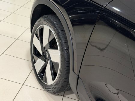 2023 Volvo XC40 - thumbnail 11