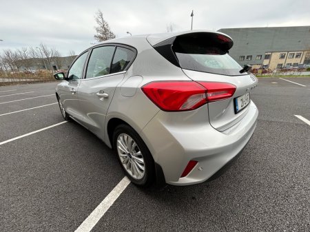 2021 Ford Focus - thumbnail 7